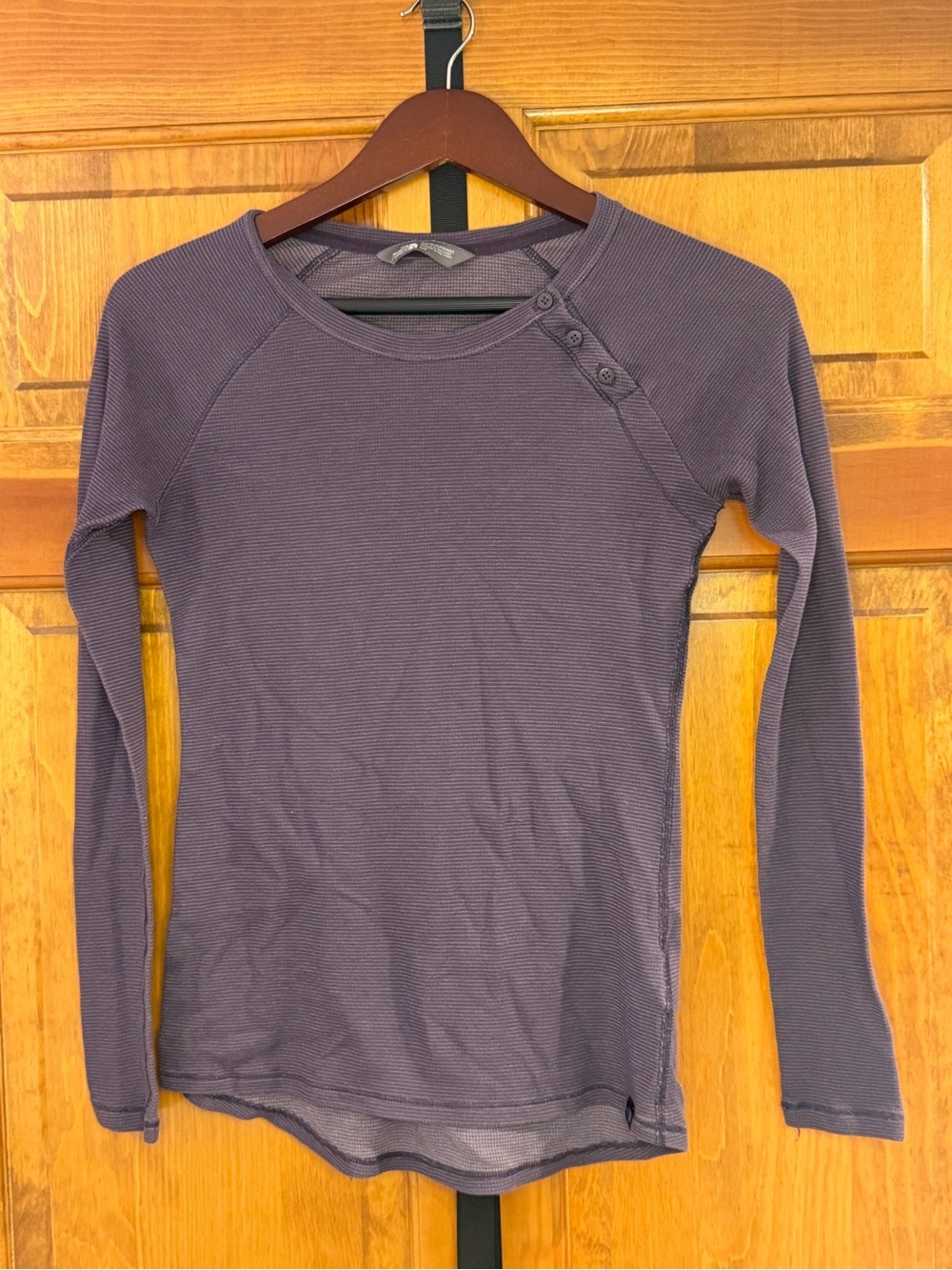 The North Face Women's Long-Sleeve Ribbed Button-Shoulder Top - Plum